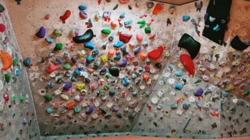 東京都のクライミング施設「フィットネスクライミングスタジオ LAGO（ラーゴ）」